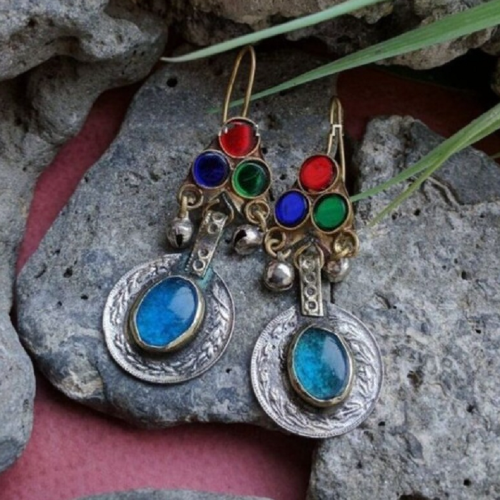 HalenahEva's tweet photo. #Vintage jewelry #Art jewelry #Art Deco jewelry  #Estate jewelry #Mid-century jewelry #Costume jewelry #Filigree jewelry #Cocktail 
@vintarust 
https://t.co/Cjo8D4Thi6 https://t.co/FJOwVwE2Qo