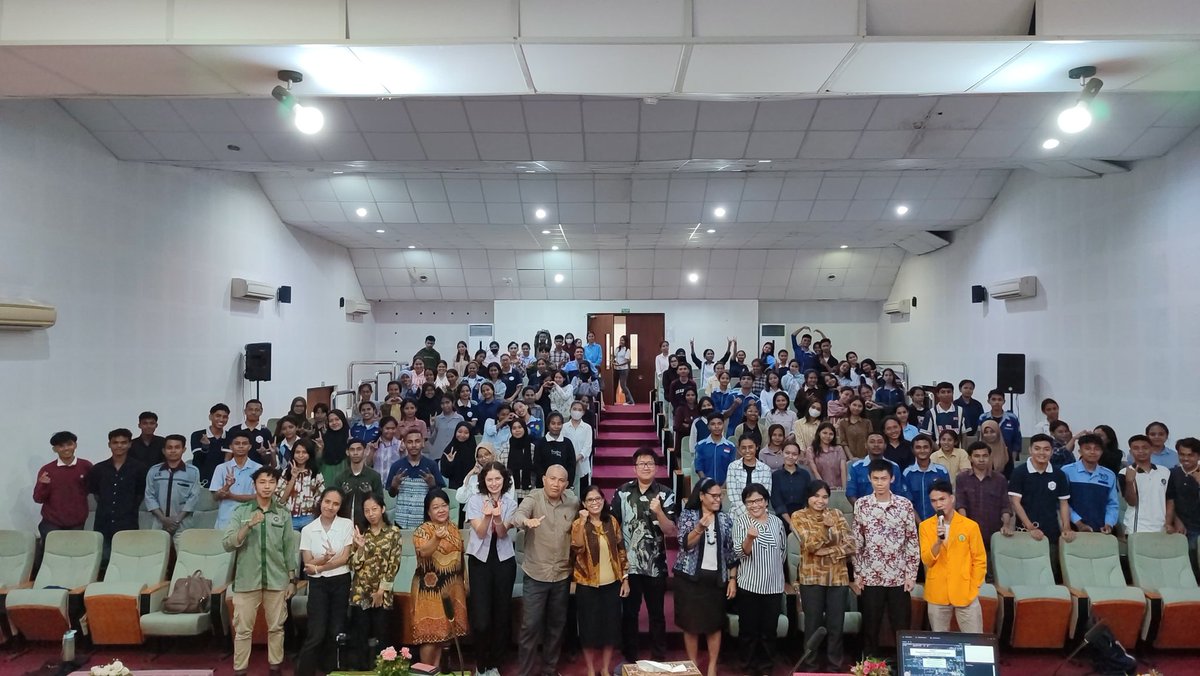 Albert Soewongsono (@albertwong15) on Twitter photo I was an undergrad at the Math Department <a href="/undanaofficial/">Universitas Nusa Cendana</a> from 2012-2015. Almost a decade later since I graduated, I had an opportunity to thank my alma mater by presenting my research and discussing overseas study opportunities with students there :) I was an undergrad at the Math Department <a href="/undanaofficial/">Universitas Nusa Cendana</a> from 2012-2015. Almost a decade later since I graduated, I had an opportunity to thank my alma mater by presenting my research and discussing overseas study opportunities with students there :)