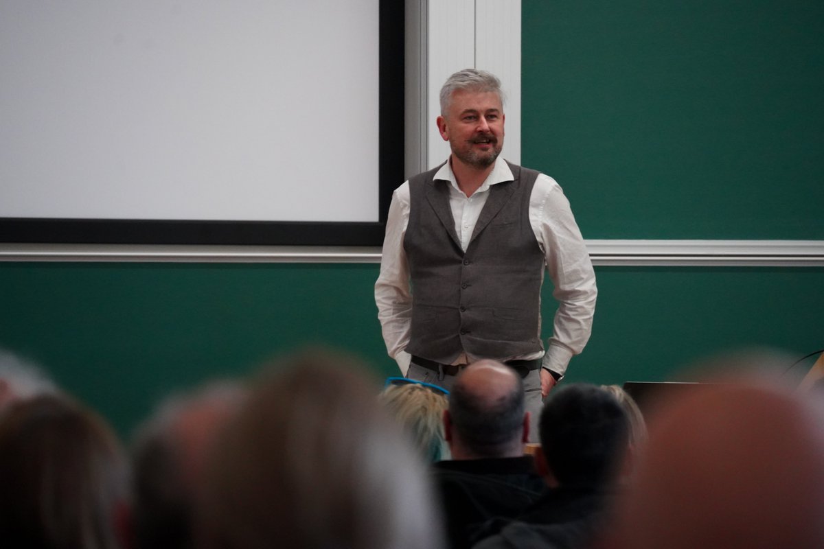 A huge thanks to Prof Ben Allanach and everyone in the 150+ strong audience that made it to our @Cambridge_Fest talk on Saturday! You can find a recording of the event and copies of the slides involved right here 👉 newton.ac.uk/outreach/ongoi…