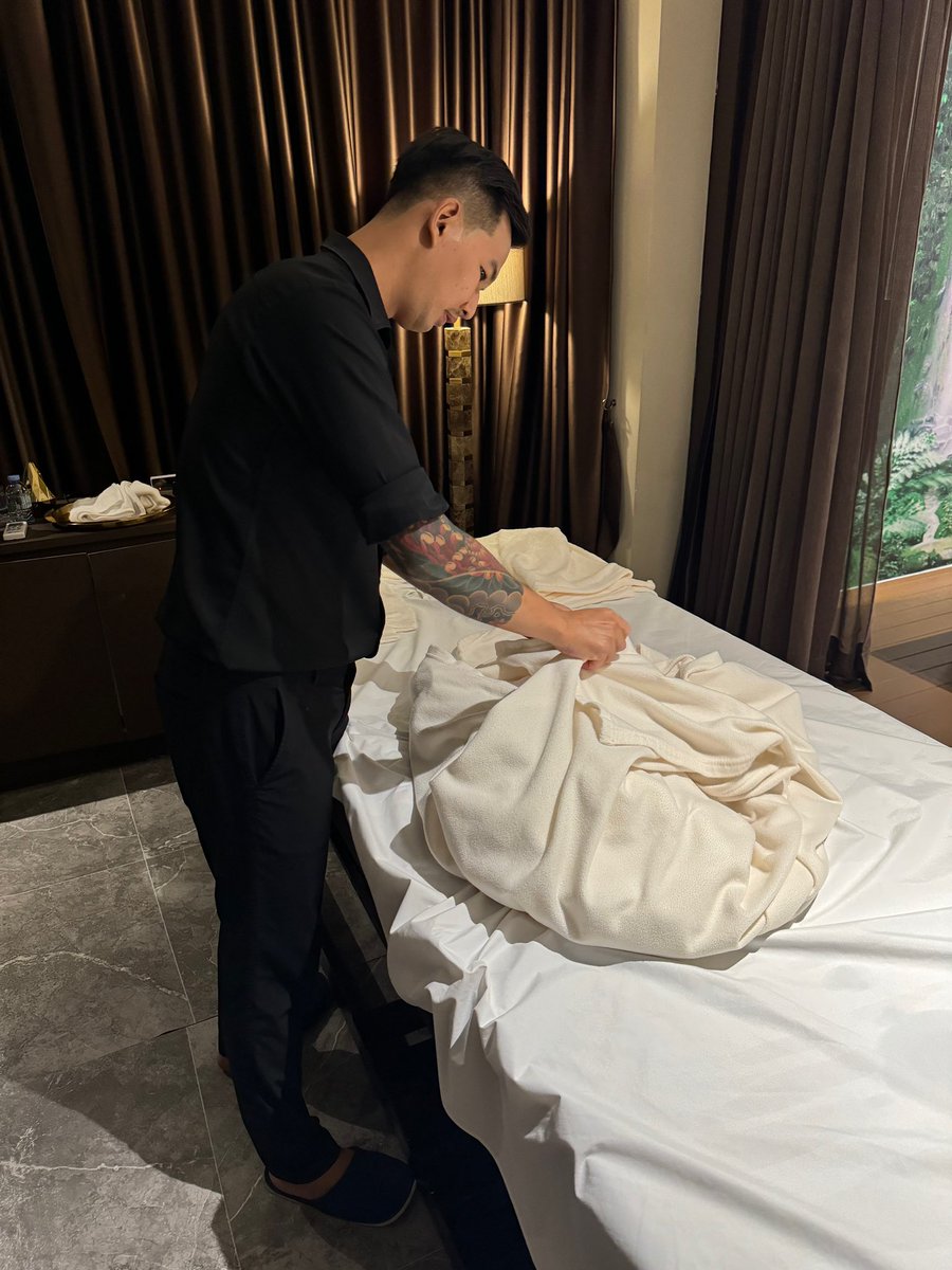 💆🏻‍♂️ใกล้สิ้นเดือน วงเงินในบัตรช่ายังไม่เต็ม เลยแวะมาลองนวดน้ำมันกลิ่น Signature Andaman Sails กับ น้องฟลุ๊ค เทอราปิสชายแท้ หนุ่มหล่อหน้าตี๋ รอยสักกระชากใจ ที่ร้าน Msense ลัคชูสปาย่านสาธร <a href="/MsenseTherapist/">MSENSE</a> 

🙏🏻ตามรีวิวในกลุ่ม สนใจทัก DM (มี คชจ)