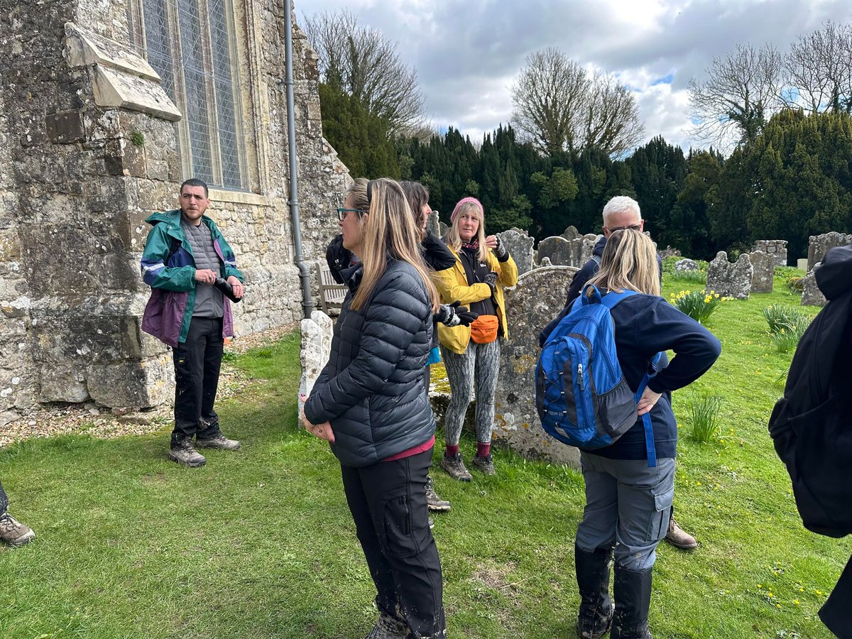 Yesterday, Ben led our group on a captivating history walk through the picturesque Kent countryside as part of the Heart of Kent Walking Festival. 🌳 
#KentWalkingGroup #BootsOnAdventures #WalkingGroup #WalkingWithFriends #LiveLifeOutdoors #HeartOfKentFestival #HistoryWalks