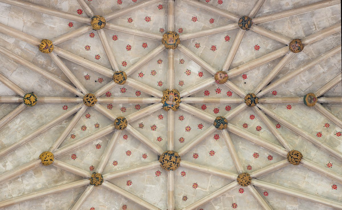 OTD 1321 saw the laying of the foundation stone for Ely’s new Lady Chapel – now the largest free-standing Lady Chapel in England and celebrated for its fine carvings and beautiful vaulted ceiling. Discover more about the Lady Chapel elycathedral.org/about/history-… 📸Timothy Selvage