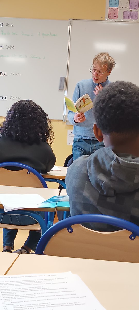 Merci aux auteurs Anne Schmauch et Guillaume Guėraud pour les échanges avec nos élèves dans le cadre du salon du livre d'Essay. Toujours de belles rencontres. Merci à nos partenaires de longues dates la bibliothèque la Robichonne et à la librairie l'oiseau-Lyre.
