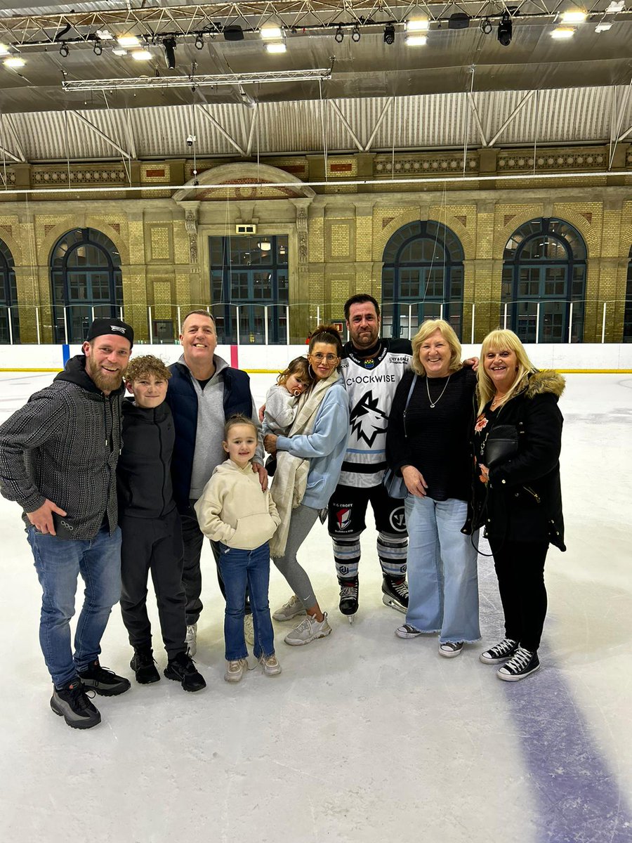 samboss5's tweet image. The end is near but having my family watch one of my last all together means the world to me ♥️