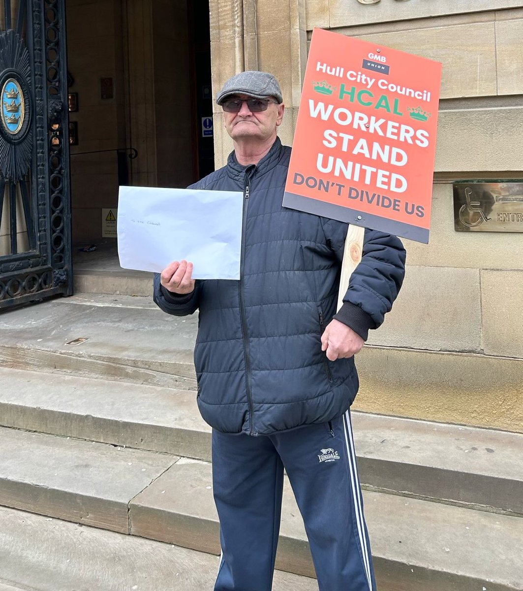 Hull workers demonstrated outside the Guildhall in Hull this morning, over Hull City Council’s plan to divide their workforce. HCAL, which runs leisure facilities across the city - including parks, swimming pools, libraries and the Ice Arena - is owned by Hull City Council, who…