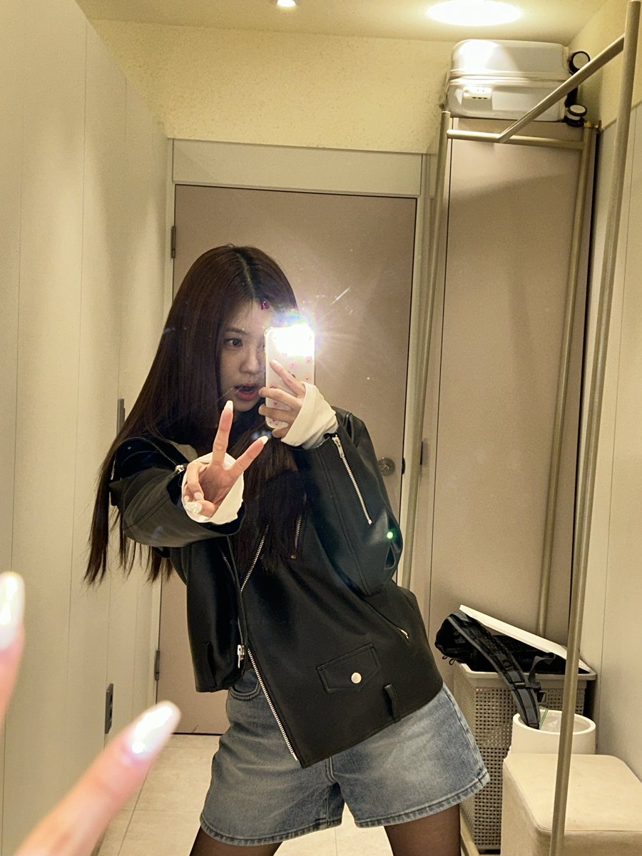 official_kep1er's tweet photo. 🖤

#mz

#김다연 #DAYEON
#Kep1er #케플러 https://t.co/sZI7zq5o27