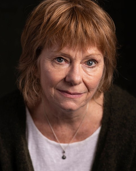 Uncover the secrets of Chadder Vale! Karen Henthorn plays Cath in PASSENGER, continuing tonight on @ITV at 9pm with the full series available to stream on #ITVX #KarenHenthorn #Passenger Casting by @SoniaAllamCDG