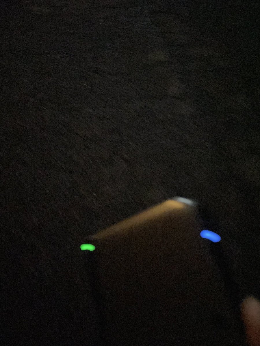 oddo_gm_66's tweet photo. この時代に3DS持ち歩いてるやつがいるらしい https://t.co/s4ysqS3BuY