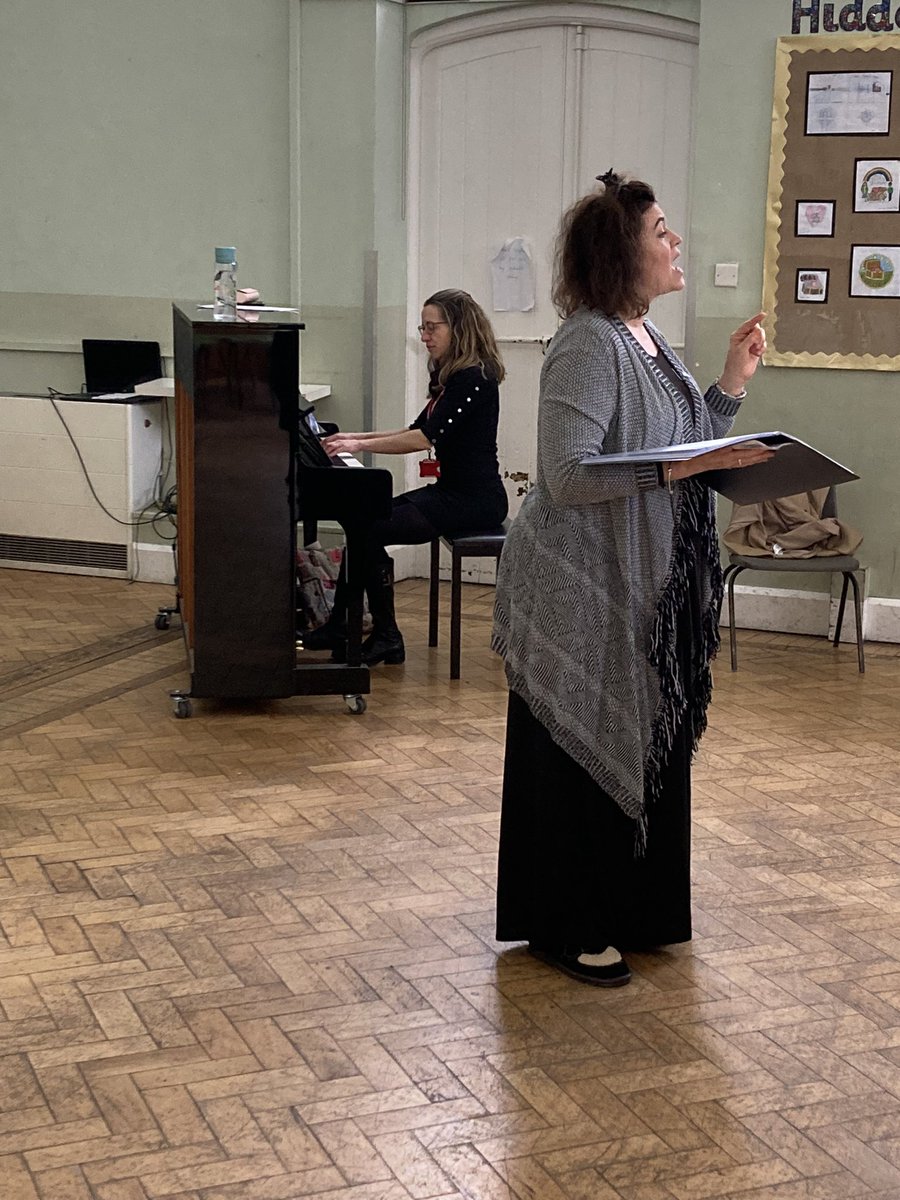 We are back in Bath schools with Voices for Life’s new project, ‘The Elements’. @courage_kate and Maria Garcia are having a lot of fun with the children today! 🎶🌎