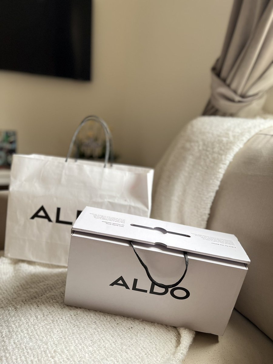 KhaloudStore's tweet image. اهلاً اصدقائي :

متوفر شوز الدو الأصلي 
مقاس ٣٩ 
فخم فخم فاللبس ويا العبايه ،رسمي💛👏🏻. 

سعره الأصلي ٤٥ ر

بالخصم ٣٠ ريال
اللي بتاخذه اليوم بعطيها ب ٢٥ ريال .