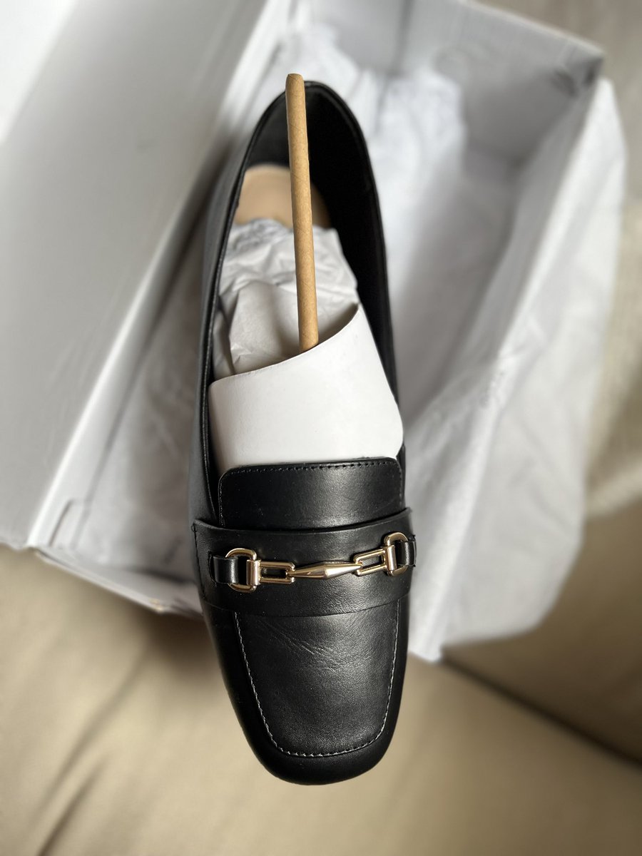 KhaloudStore's tweet image. اهلاً اصدقائي :

متوفر شوز الدو الأصلي 
مقاس ٣٩ 
فخم فخم فاللبس ويا العبايه ،رسمي💛👏🏻. 

سعره الأصلي ٤٥ ر

بالخصم ٣٠ ريال
اللي بتاخذه اليوم بعطيها ب ٢٥ ريال .