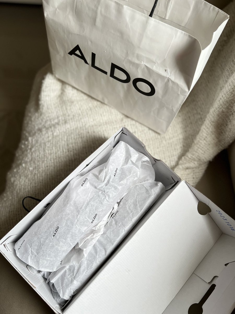 KhaloudStore's tweet image. اهلاً اصدقائي :

متوفر شوز الدو الأصلي 
مقاس ٣٩ 
فخم فخم فاللبس ويا العبايه ،رسمي💛👏🏻. 

سعره الأصلي ٤٥ ر

بالخصم ٣٠ ريال
اللي بتاخذه اليوم بعطيها ب ٢٥ ريال .