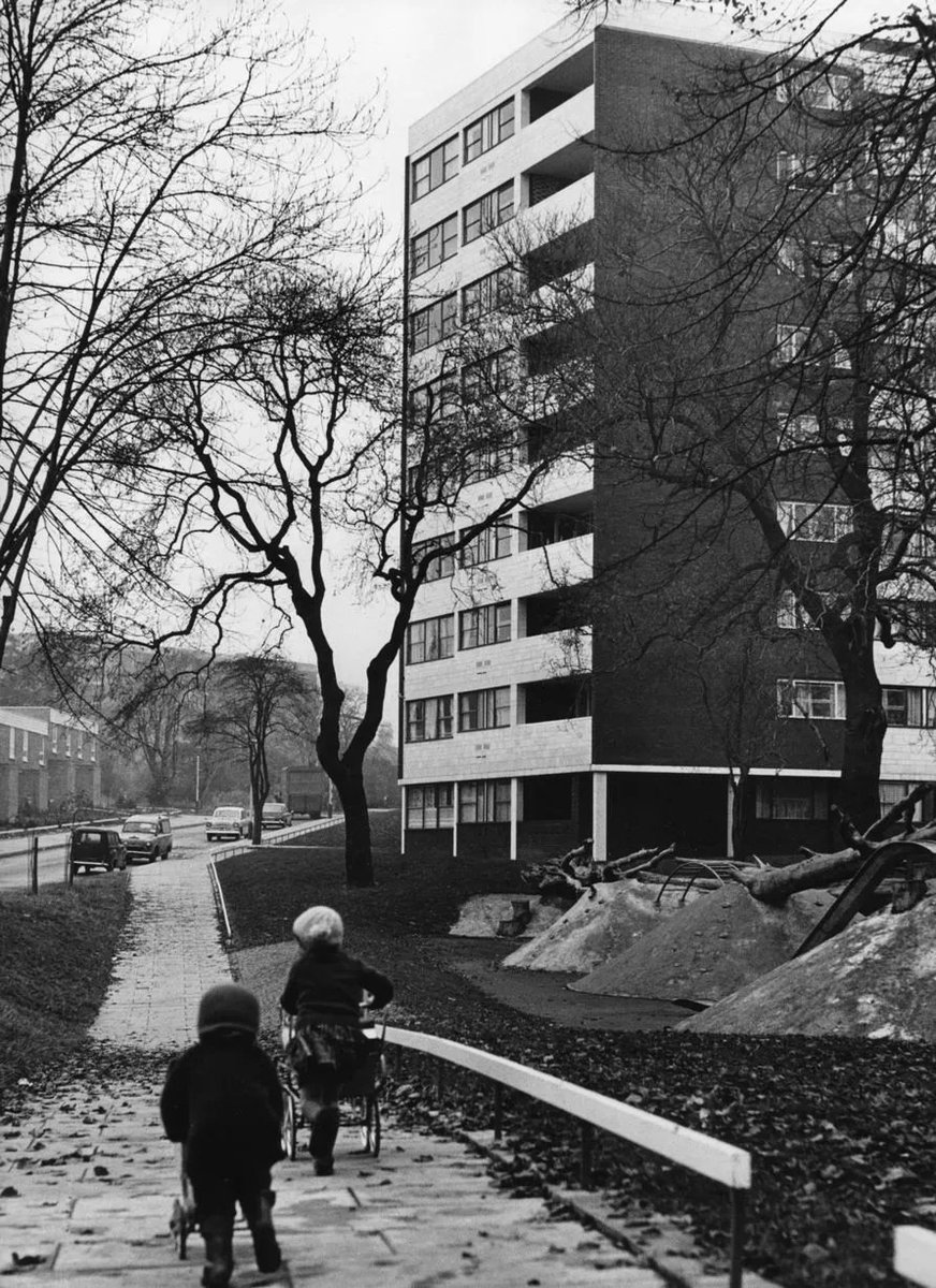 Tower blocks in Ladywood. Six decades ago.

#life #society #Flashback #Britain