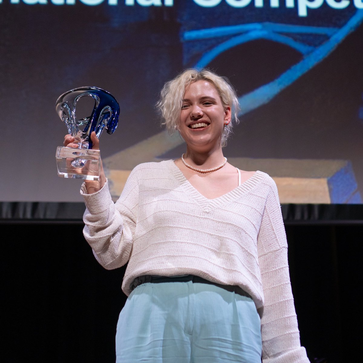 🏆 Il corto lituano Artumo jausmas – Closer di Augustė Gerikaitė vince la 14esima edizione del  <a href="/CaFoscariShort/">Ca’ Foscari Short Film Festival</a>.

Numerosi gli altri premi e le menzioni speciali. 
➡️Leggi la news: bit.ly/CF_ShortFilmFe…