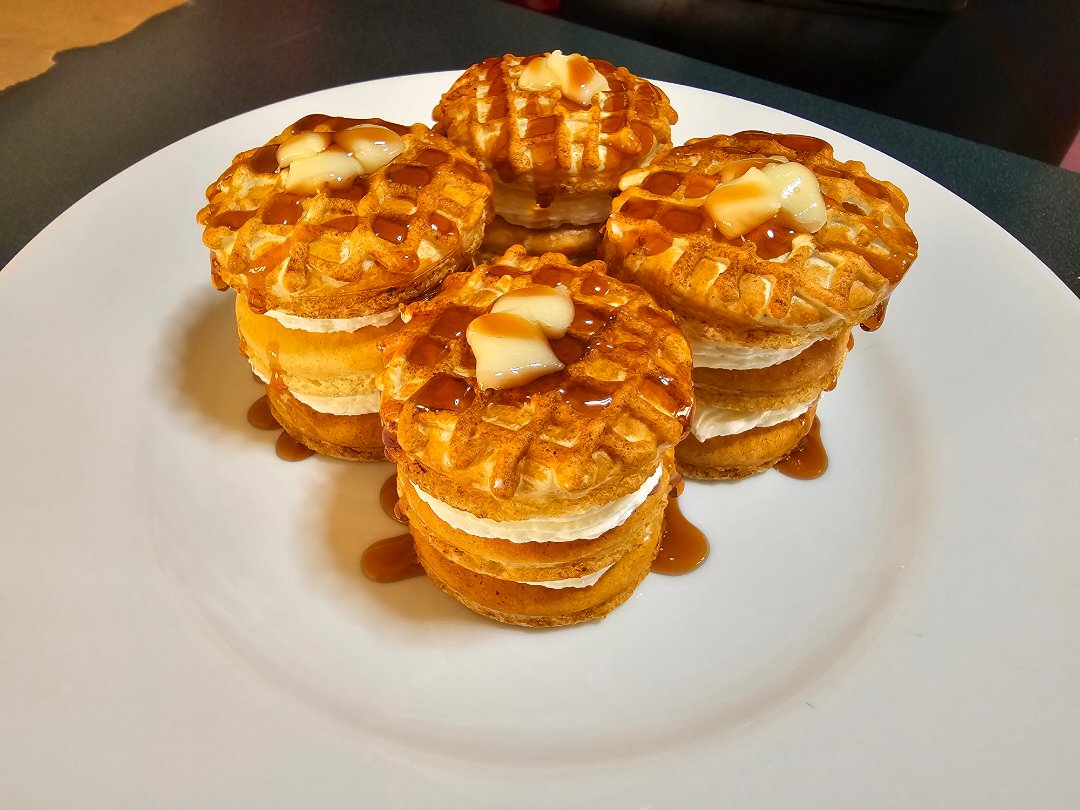 Macreated's tweet photo. Happy Waffle Day! I thought...I couldn't find a better way to celebrate than with macarons. https://t.co/pzAYE5yhEV https://t.co/TKgLBBjCr2