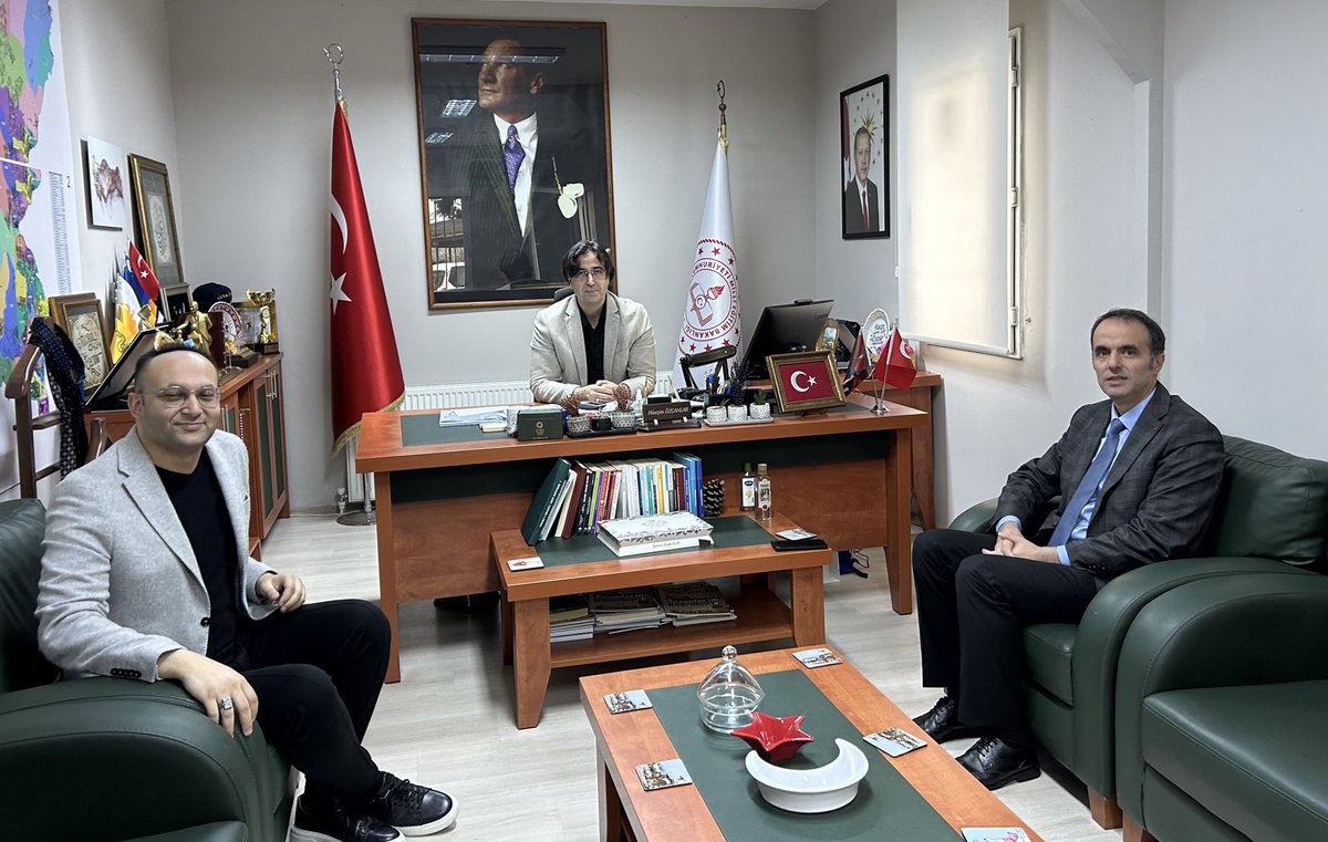 İlçe Milli Eğitim Müdürümüz Sn. Hüseyin Özcanlar’ı ziyaret ederek yapılan çalışmalarla ilgili istişarede bulunduk. Her daim göstermiş oldukları ilgi ve destekten ötürü kıymetli İlçe Milli Eğitim Müdürümüze teşekkür ederiz. 
<a href="/Sariyer_MEM/">Sarıyer İlçe Millî Eğitim Müdürlüğü</a>