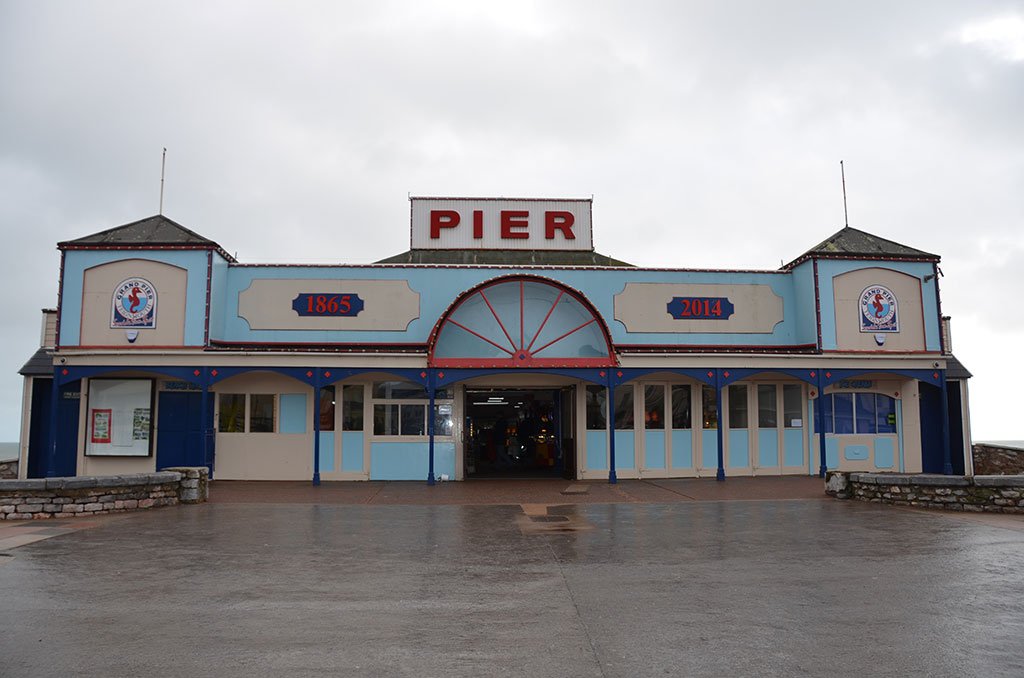 Great end-of-term conversation with a personal tutee that started with Masters applications and ended up with rating the arcades of south Devon and Dorset. Here's Teignmouth pier, which hasn't changed a bit since my childhood. Photo c/o National Piers Society.