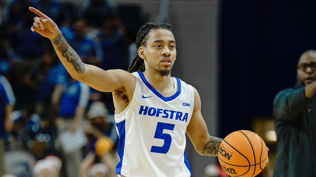 Hofstra junior Jaquan Carlos has entered the transfer portal @On3sports has learned The 6-0 guard earned CAA 1st-team All-Defense honors after averaging 10.4 points, 6.3 assists, and 1.6 steals. Originally from Brooklyn, New York on3.com/transfer-porta…