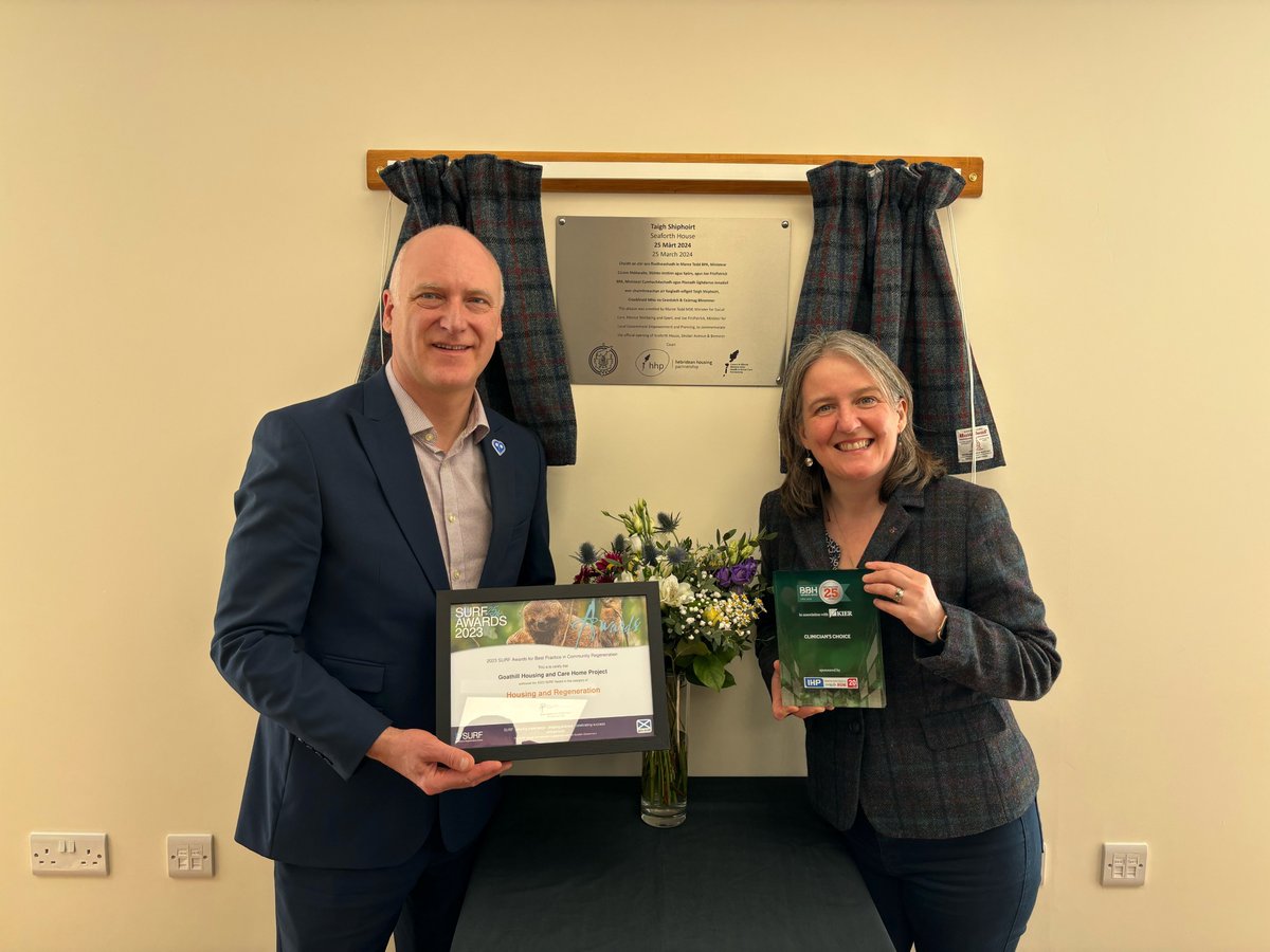 Official Opening of Goathill Project Development @MareeToddMSP and @JoeFitzSNP joined Comhairle nan Eilean Siar and @HebHousing at the official opening of the Goathill Project Development. @scotgovhealth Read the full story on the Comhairle website: cne-siar.gov.uk/official-openi…