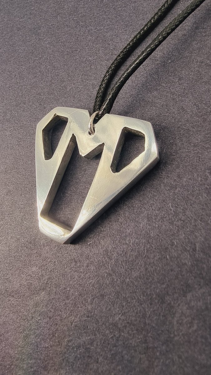 Some fantastic results for some Year 9 DT students, as they finish off their pewter pendants. @WoodySchool