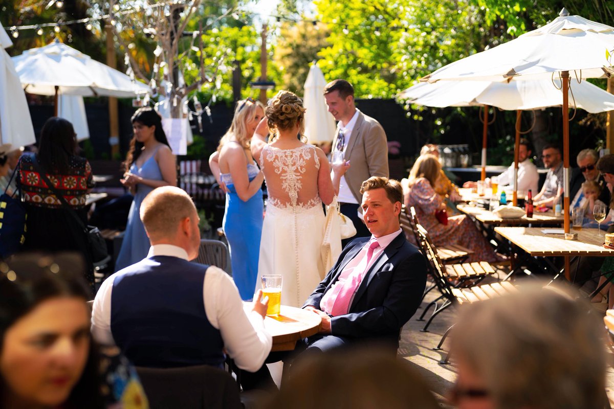 Our beer garden is the perfect spot for any occasion! ☀️ Whether you’re saying ‘I do’, celebrating a birthday, or catching up with pals… why not book in today? 📸 @ravelphotography #beergarden #summer #party #celebration #drinks #privatehire #gardenparty #greenwich