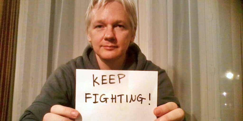 URGENTE. ⏰ Última oportunidad para alzar la voz por Julian Assange. La justicia británica fallará mañana sobre su recurso contra la extradición a EEUU. Hoy más que nunca: ¡firma y comparte! ➡️ amn.st/6018ZM4GQ ⬅️ @wikileaks #FreeAssange