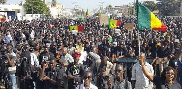 papealeniang's tweet photo. Hier on a vu le Sénégal que l’on aime. Celui dont le peuple s’est exprimé dans le calme et avec une forte participation pour désigner l’homme qu’il estime apte à porter ses aspirations durant les cinq prochaines années. https://t.co/juK3N5sUCz