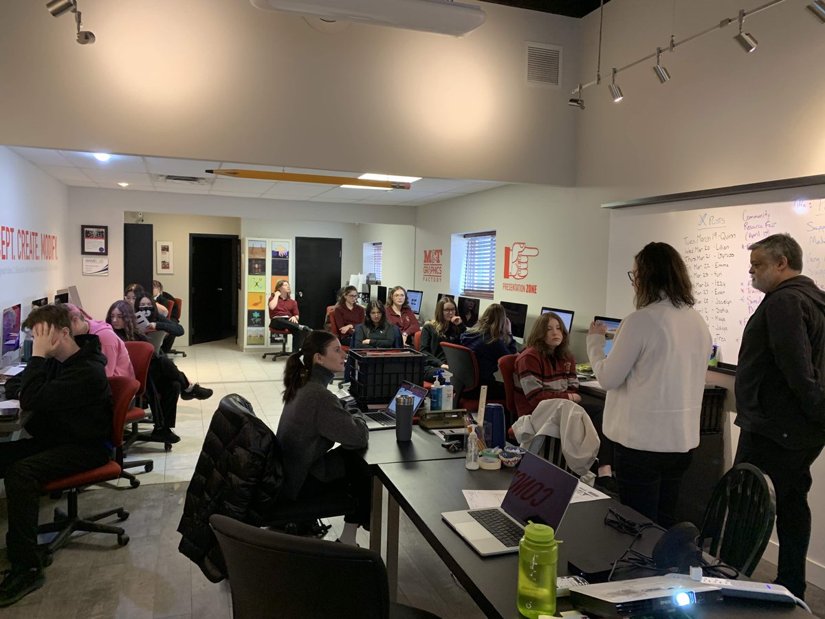 MTwcdsb's tweet image. Diving into the world of course planning with Mr. Brown &amp;amp; Mrs. Fraser from @WellingtonCath 📚Excited to represent student life through our course calendar designs. 🎨 #StudentVoice #CoursePlanning #DesignJourney