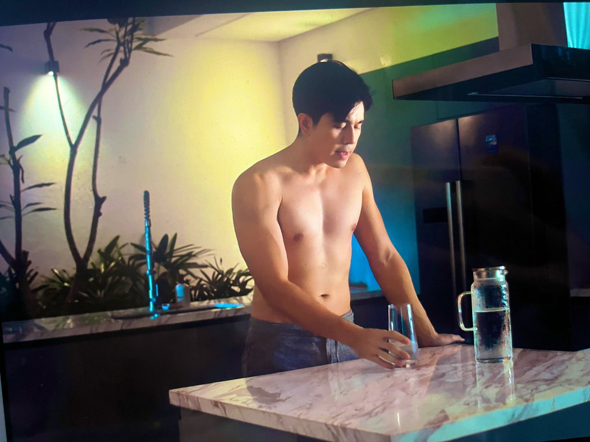 omgeedidyaknow's tweet photo. Jusko may topless BMC ang episode 7, tara na mga mima daliiii hahhaha!

KIMPAU tuesWWWSKiligSeries

#LinlangResulta #WWWSKEP7 
#WhatsWrongWithSecretaryKimPH 
#KimPauOnViu #KimPauOniWantTFC https://t.co/E12rvPPRHg