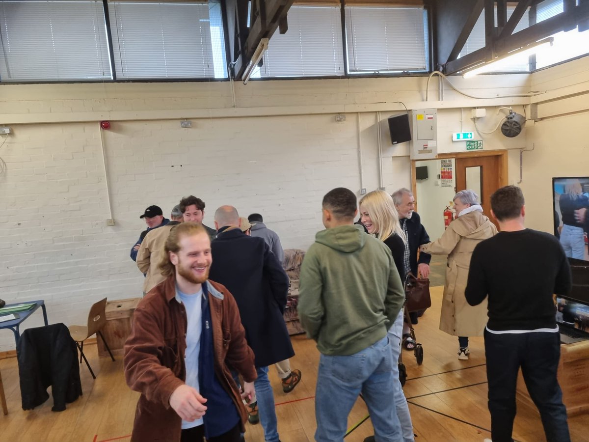 Boys From The Blackstuff rehearsals start now! 🤩🤩 We’ve had a fantastic meet and greet with all cast and company of the show. We’re ready to get rehearsals in full swing 👏👏 Book now: liverpoolsroyalcourt.com/main_stage/boy…