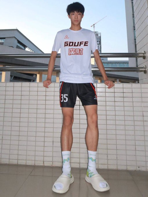 这是男大体育生吗？ https://t.co/L8gzGCG5o0<a href="/tag/%E5%8F%A3%E4%BA%A4"class="tags"><span>#口交</span></a><a href="/tag/%E5%A5%B6%E7%8B%97"class="tags"><span>#奶狗</span></a><a href="/tag/%E4%B8%9C%E5%8D%97%E4%BA%9A"class="tags"><span>#东南亚</span></a>