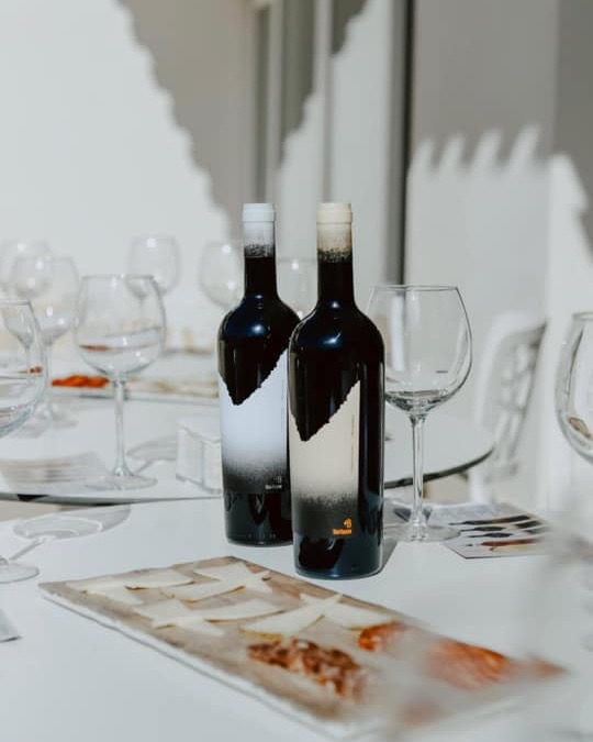 Ir a Casa Boquera no es solo disfrutar de sus vinos, también de su restaurante, sus visitas guiadas y catas dedicadas a los amantes y entusiastas del vino. Si deseas reservar escribe aquí info@casaboquera.com #DOPYecla