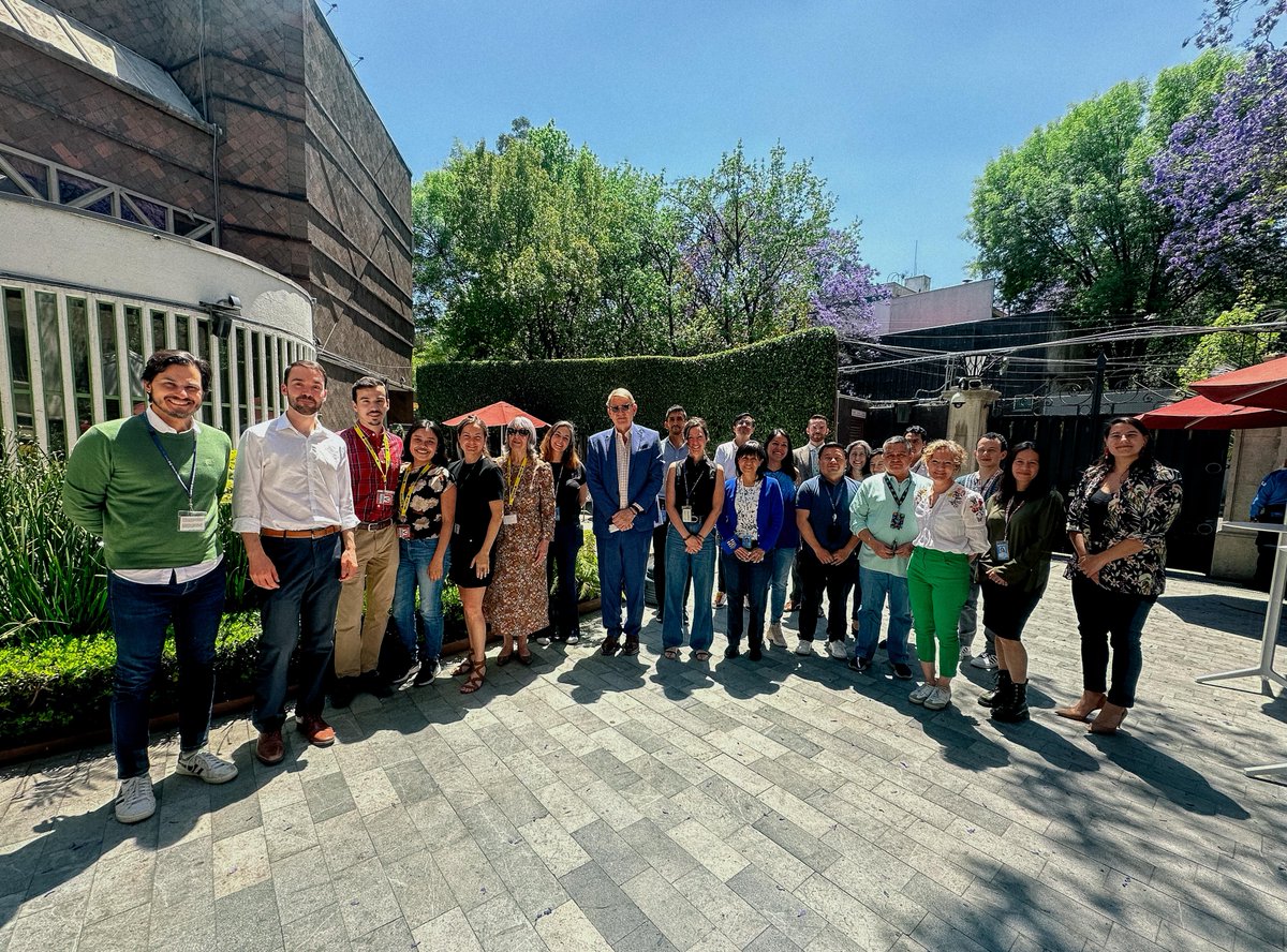 Recibimos con gusto a Pierrette Requier, poeta franco-albertana, para celebrar el Día Internacional de la Francofonía. Un momento especial para reafirmar la importancia de las lenguas oficiales y el bilingüismo en el corazón de nuestra identidad canadiense🇨🇦 #Francofonía #20Marzo