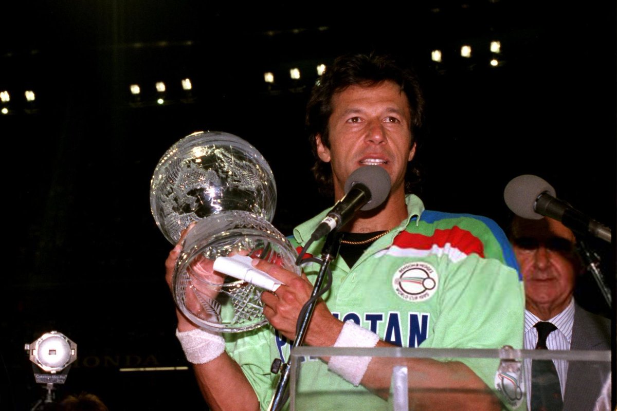 Throwback to the day Pakistan were crowned champions of the world! 👑 #OnThisDay, in 1992, Pakistan won their first Cricket World Cup! 🏆🇵🇰 #SultanSupremacy | #CricketWorldCup