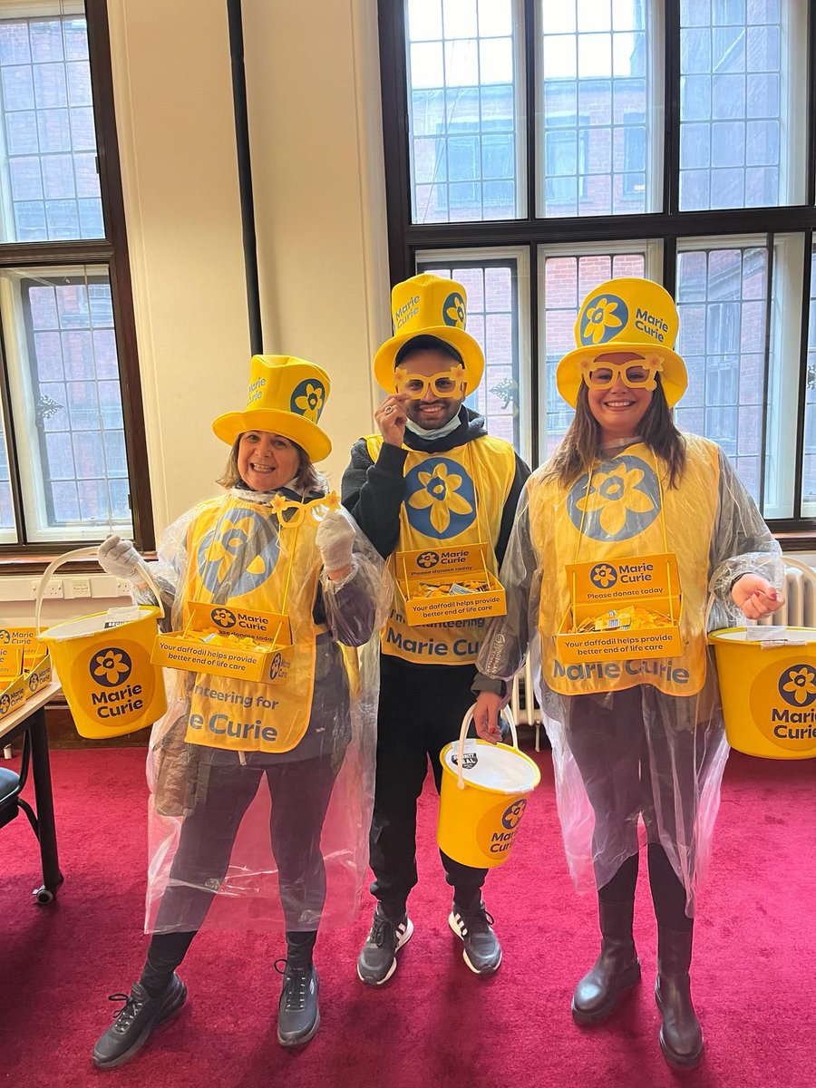 Delighted to share that the #Sheffield Street Collection raised a phenomenal £1,740.24! A heartfelt thank you goes out to our exceptional volunteers who persevered through cold winds and rain (then some eventual sunshine) to achieve this remarkable total!💛

#GreatDaffodilAppeal