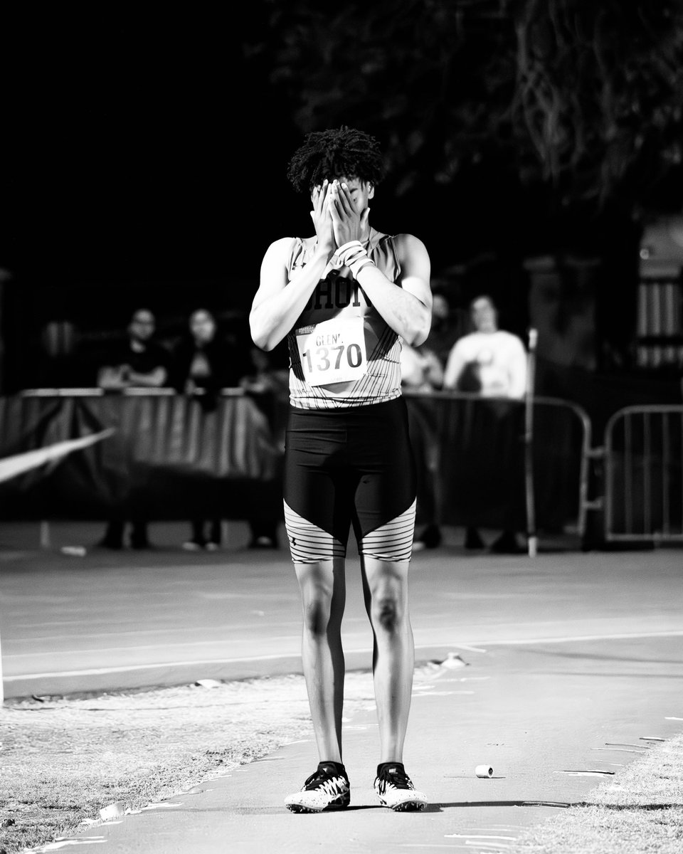 @CdS_Football Senior Wide Receiver @ZuriGlenn5 took home some hardware at the Chandler Rotary!! Glenn won the Elite Group Long Jump with a mark of 22 feet 8 inches. Another football player showing his athletic ability in Track and Field. Currently committed to Washburn.