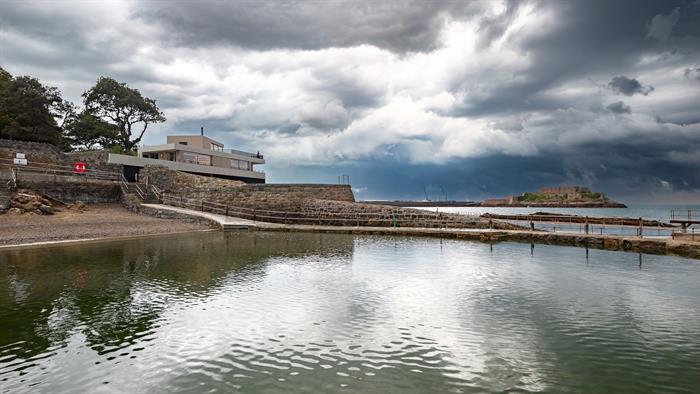 Congratulations to DLM Architects for making the 2024 RIBA South East Awards shortlist for The Bathing Pools project Winners announced at the 2024 @RIBA Awards ceremony Wednesday 15 May 🔗 ow.ly/lQxu50QZrkM 2024 Sponsors: @EHSmithArch @autodesk 📷 @anders_Photos