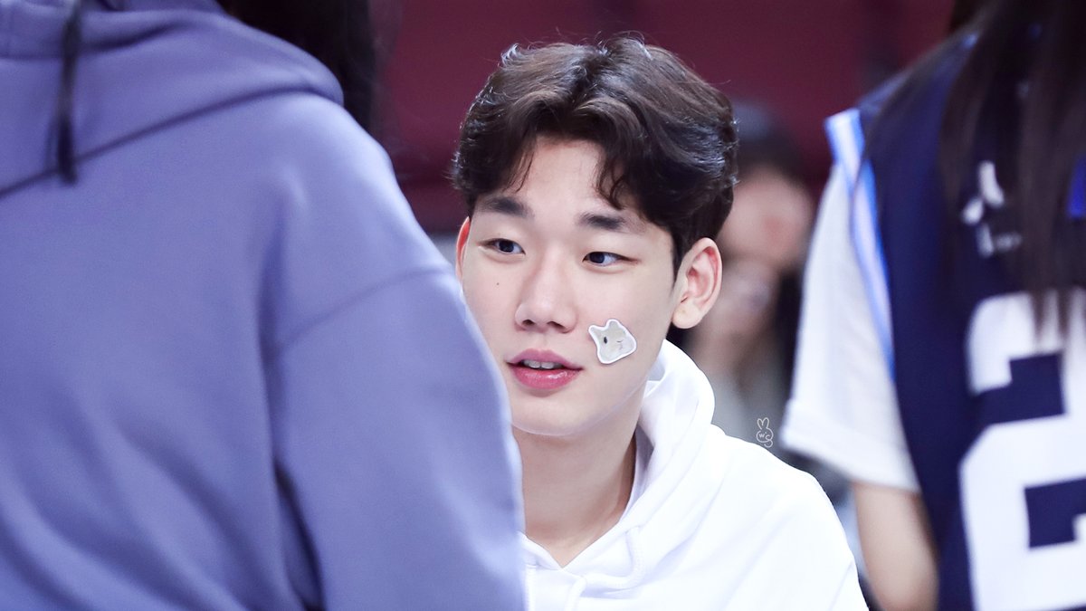 원석아 얼굴에 증사 묻었다