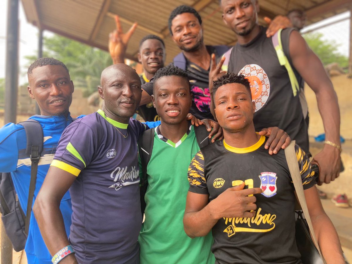 Welcome back home, Shola Oladunjoye!

It was a joyous moment in our training today as Shola Oladunjoye's teammates welcomed him back home after he duly represented the country in the just-concluded #13thAfricanGames.