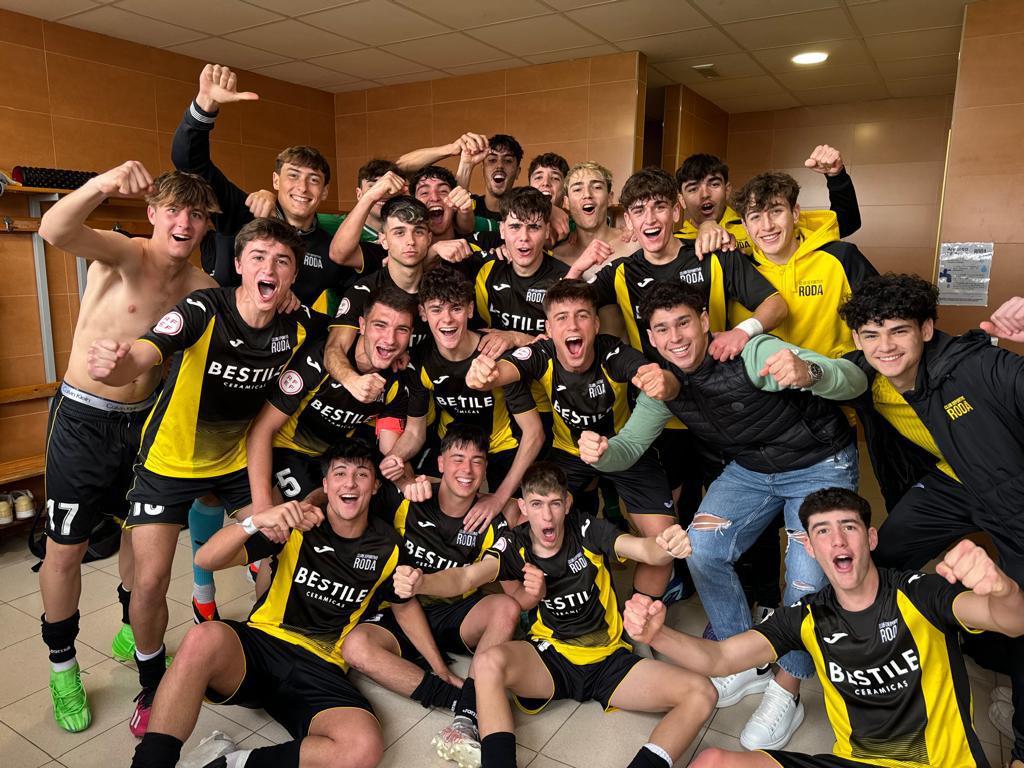 ¡Vaya 𝙥𝙖𝙧𝙩𝙞𝙙𝙖𝙯𝙤 nos regaló el 𝙅𝙪𝙫𝙚𝙣𝙞𝙡 𝘽 ayer 🔝💯!

¡Cómo nos gustan estas fotos 🤩➕3️⃣!

#CDRoda #SomRoda