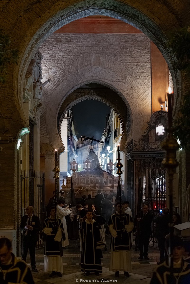 Puerta del Perdón 
<a href="/HdadCorona/">Hdad Corona</a> #ssantasevilla24