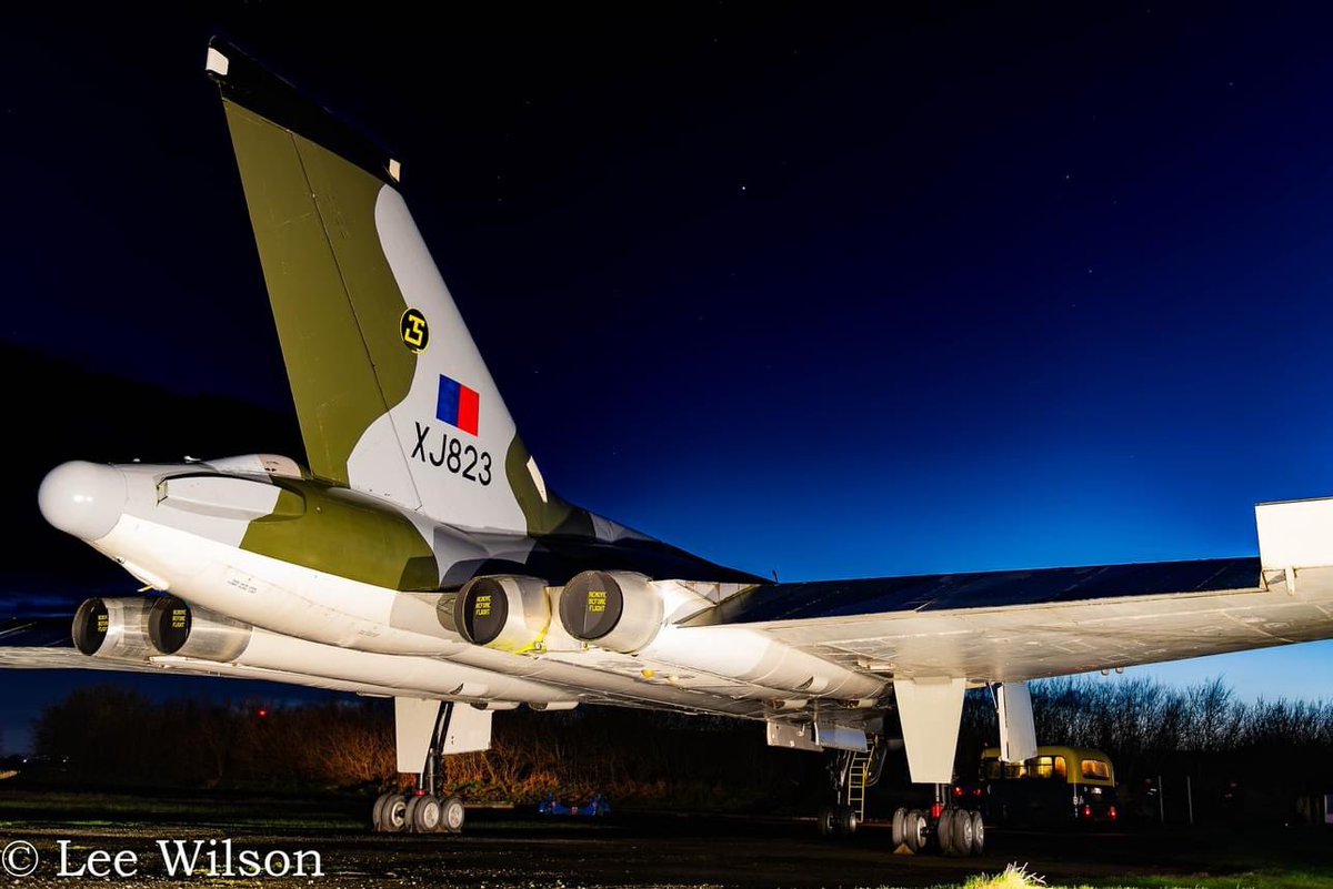 Vulcan XJ822 of @solwayaviation museum taken during a night shoot with @COAPhoto #avro #vulcan #avrovulcan #aviation #aviationlovers #aviationphotography #aviationheritage #aviationhistory #vbomber #vforce #raf #royalairforce #nightphotography #bomber #plane #planelovers #avgeek