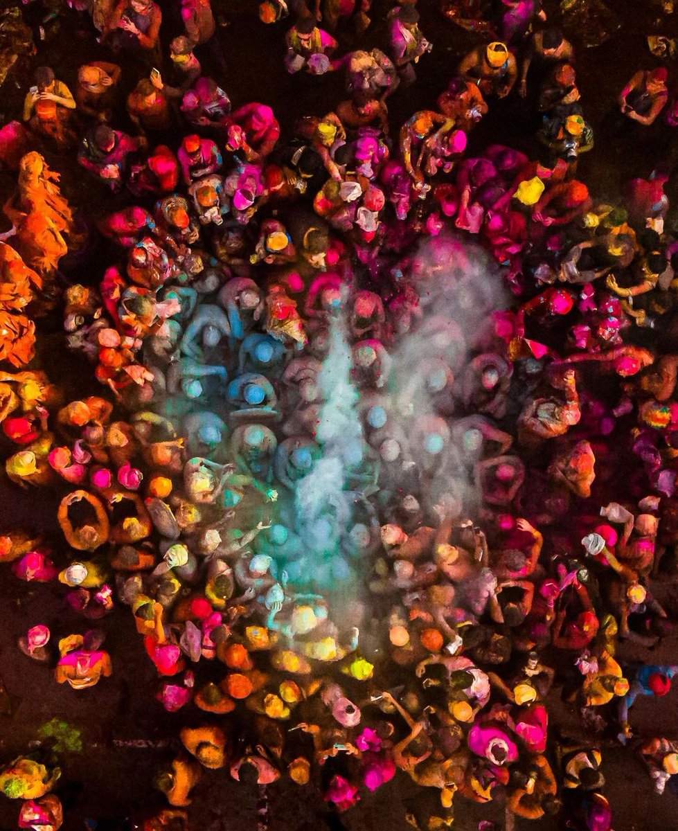 triponam's tweet photo. Happy Holi! 
Celebrating the festival of Colours 😊 https://t.co/zMeWcUeGOi