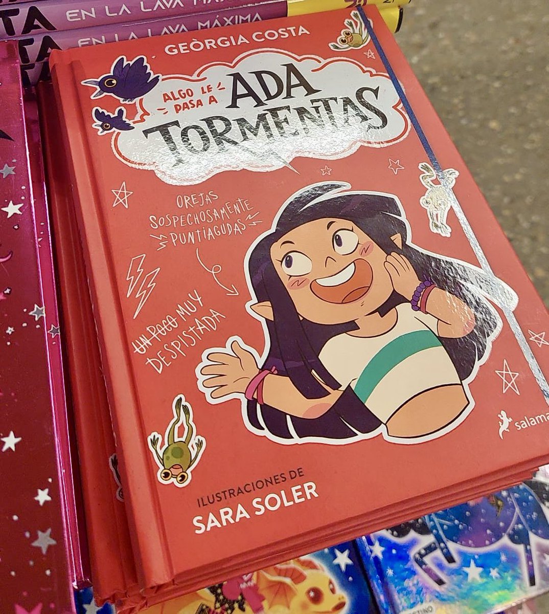 FerAlcala_S's tweet photo. Que @geocostav ha sacado un middle grade MARAVILLOSO ilustrado, además, por @Hammer_moon.

(Entre otras cosas maravillosas que solo pueden salir de la mente de Geo, esta es una maravillosa alegoría con mucho humor también sobre el #TDAH ) https://t.co/ShFWbMS3HM
