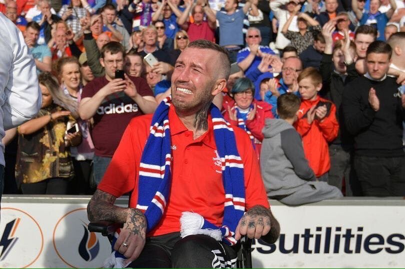 Jaynes__World's tweet photo. ⚽️ Such an emotional game seven years ago today; #RangersLegends v #EnglandSelect at #Fleetwood, in the presence of #Dutch footballing icon Fernando Ricksen, fundraising for motor neuron disease.
I didn't get to meet Fernando (may he RIP), but I met #MNDfamily from #Ireland.... https://t.co/2iUh1kanQC