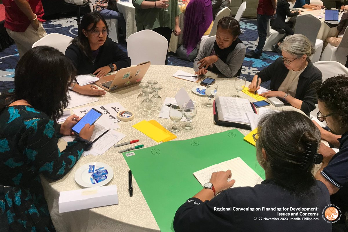 apwld's tweet image. 📸APWLD Feminist Development Justice and Crises and Women's Human Rights programmes gathered together 38 WHRDs during the Regional Convening on #FinancingforDevelopment held in Manila, Philippines, in November last year.
#DevelopmentJusticeNow