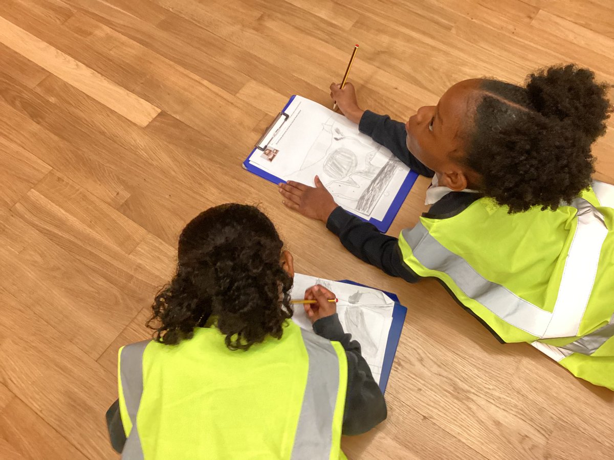 Artists at work! Year two have loved discovering the incredible range of artwork in @Tate Britain. They then enjoyed looking closely and drawing from Turner’s landscape paintings. @NSEAD1