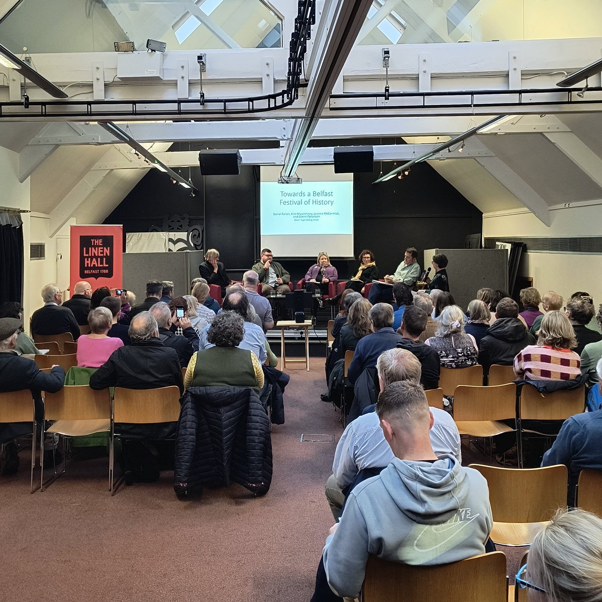 A Belfast Festival of History sure has some buy-in! Around 60 of you joined us at @thelinenhall to hear Glenn Patterson, @fallon_donal, @Kim_Mawhinney, @Leannemcck, and @smeeho7 discuss the topic. Always more questions then answers but the momentum is clear