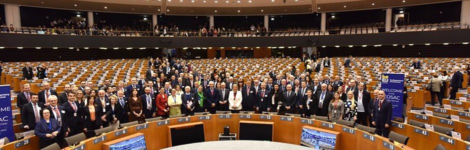 parleu2024be's tweet image. 🇧🇪🇪🇺 #parleu2024be #COSAC plenary meeting
Yes! We managed to get everyone in the photo🙂
 @IPEXEU