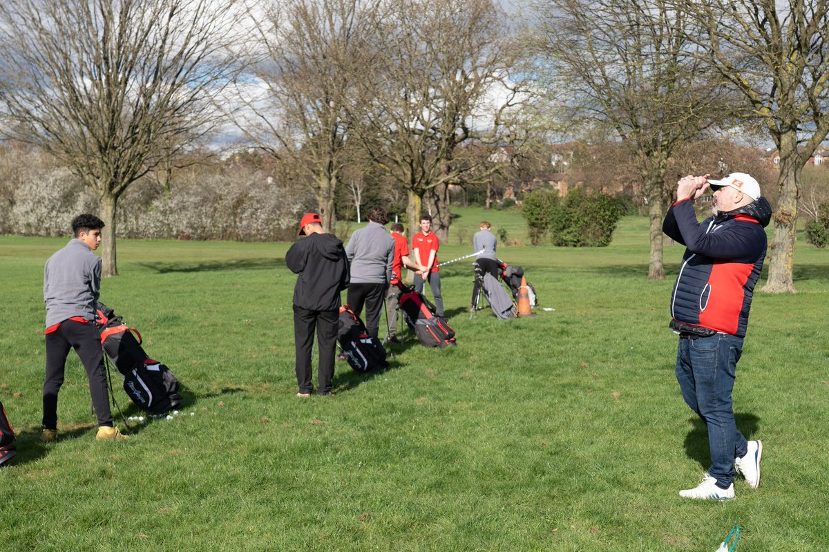 BVGA_Parakeets's tweet photo. Our fab new coach, Giulio Merolla of @NLGALtd, in action at our first session of the 2024 programme on Saturday! https://t.co/PoDEobnhOf